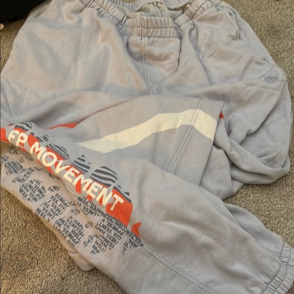 FP Movememt gray Sweatpants with coral and White Accents size L, like new! - Picture 4 of 4